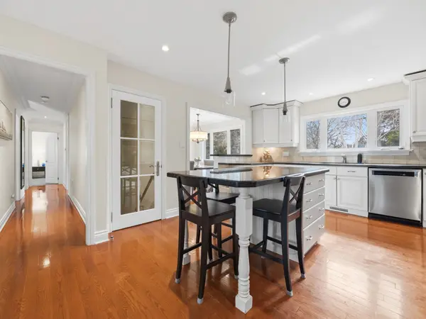 929 Parkland AVE, Mississauga, ON L5H 3G9