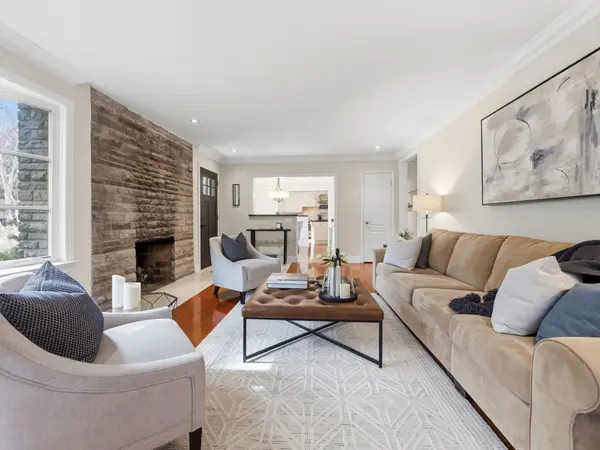 929 Parkland AVE, Mississauga, ON L5H 3G9