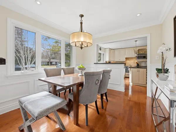 929 Parkland AVE, Mississauga, ON L5H 3G9