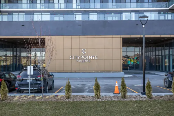 15 Skyridge DR #1818, Brampton, ON L6P 4S3