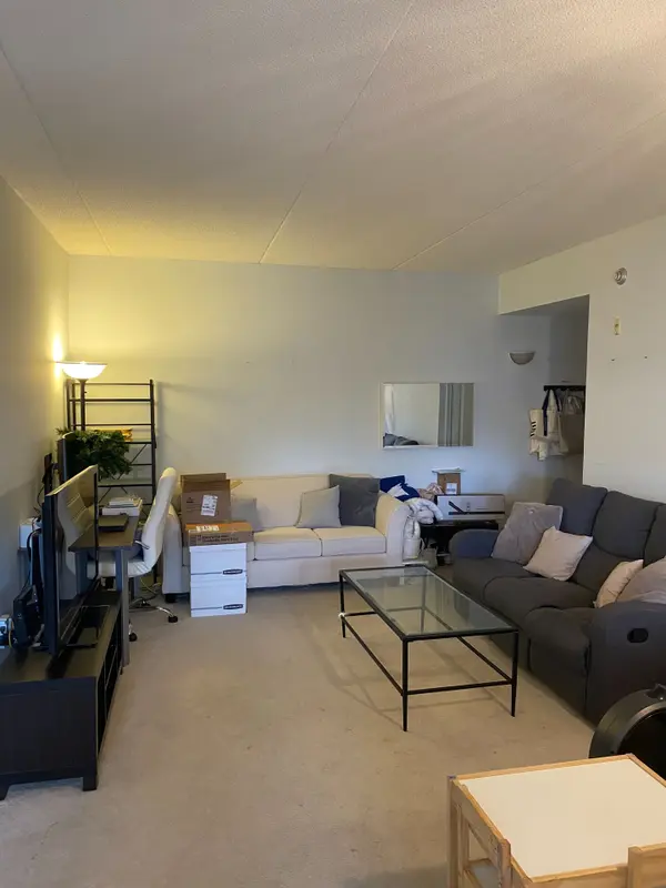 4006 Kilmer DR #203, Burlington, ON L7M 4W4