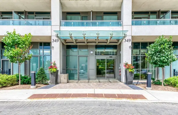 349 Rathburn RD W #Ph 105, Mississauga, ON L5B 0G9