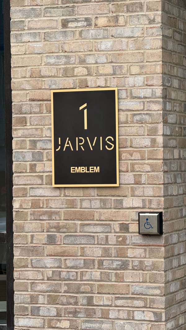 1 Jarvis ST #1208, Hamilton, ON L8R 3J2