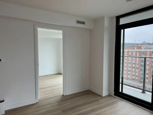 1 Jarvis ST #1208, Hamilton, ON L8R 3J2