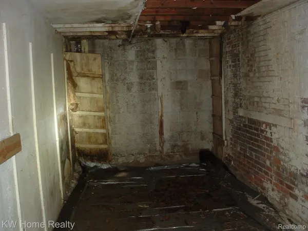 20650 Fenkell Avenue, Detroit, MI 48223