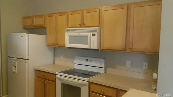 3906 RADCLIFF DR, Canton Charter Township, MI 48188