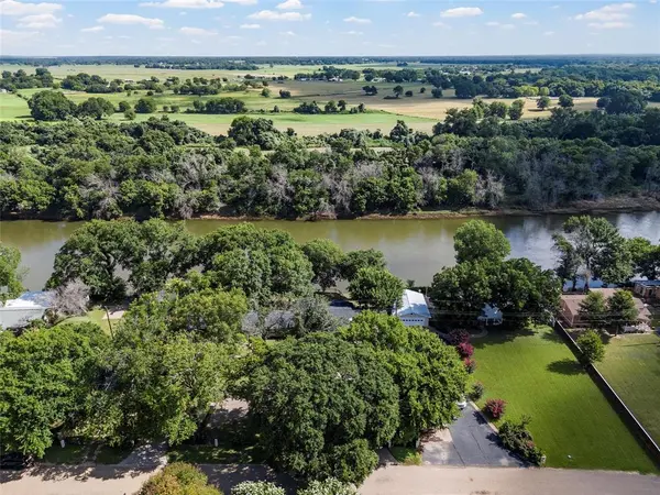 1396 Eagle Canyon Drive, China Spring, TX 76633