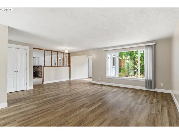 17840 WOLF DR, Sandy, OR 97055