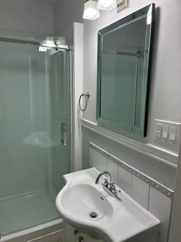 2583 Yonge ST #Apt A, Toronto C10, ON M4P 2J6