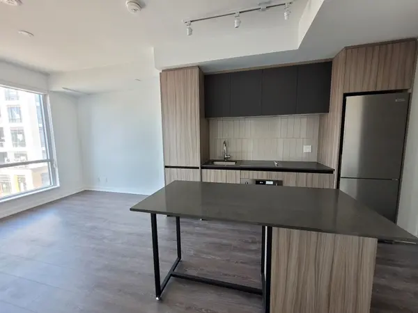 7950 Bathurst ST #1012, Vaughan, ON L4J 0L4