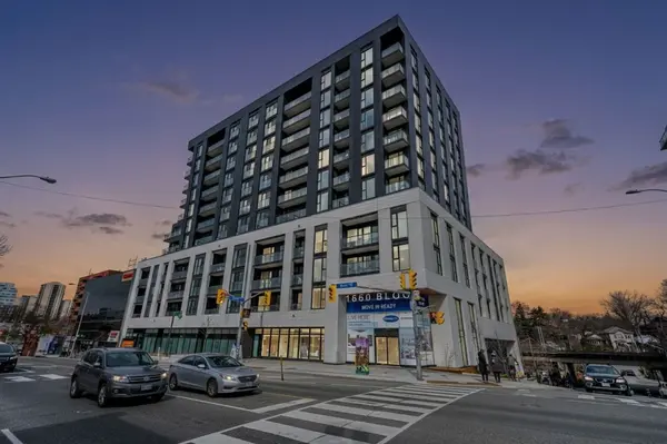 1660 Bloor ST W #901, Toronto W02, ON M6P 0C6