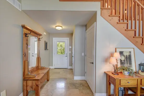 43 Lakeshore BLVD, Selwyn, ON K0L 1T0