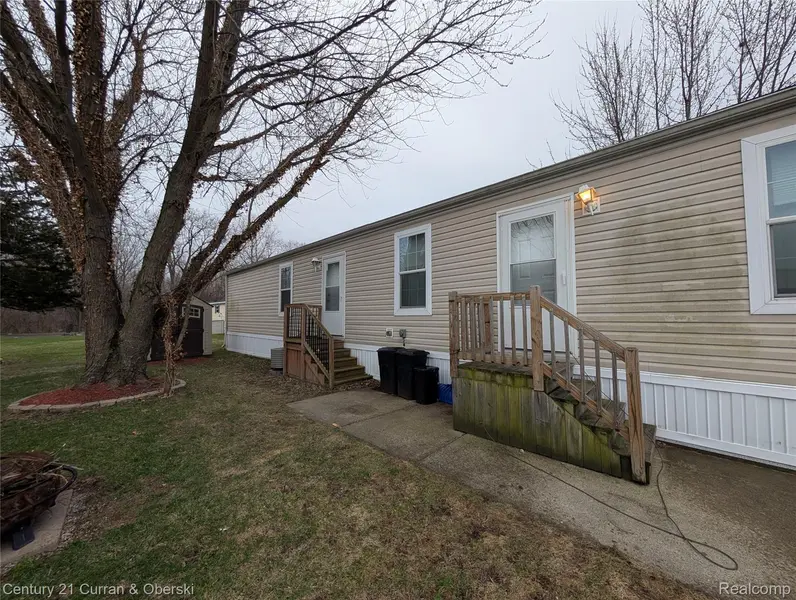 17541 Birch ST, Brownstown Charter Township, MI 48174
