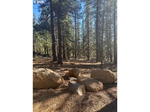 201 HWY 58, Crescent Lake, OR 97733