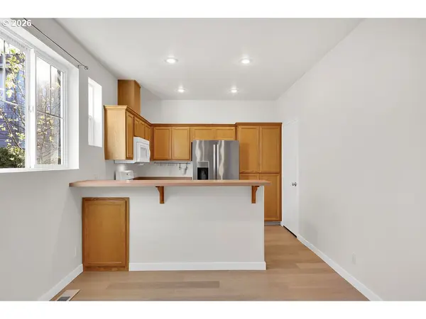 1651 HAMLET LN, Eugene, OR 97402