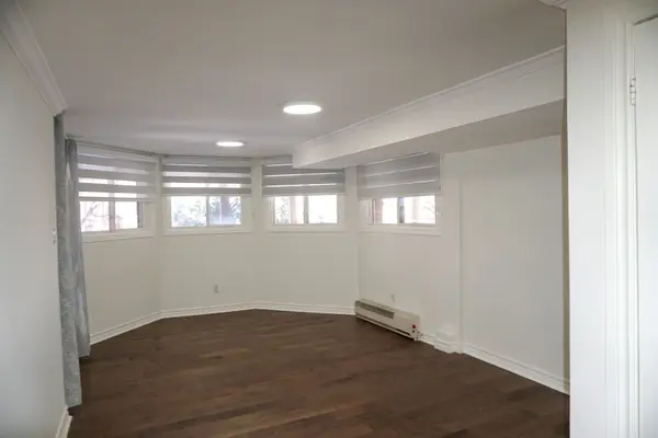 364 Kirby CRES #Basement, Newmarket, ON L3X 1G8