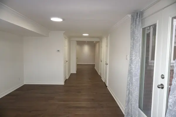 364 Kirby CRES #Basement, Newmarket, ON L3X 1G8