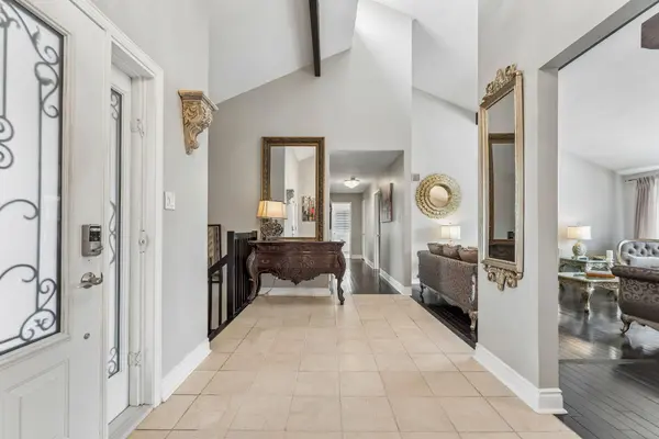 16 Hilltop CRES, East Garafraxa, ON L9W 6B8