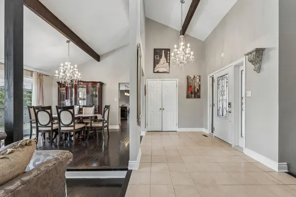 16 Hilltop CRES, East Garafraxa, ON L9W 6B8