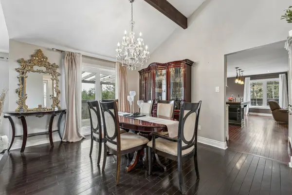 16 Hilltop CRES, East Garafraxa, ON L9W 6B8