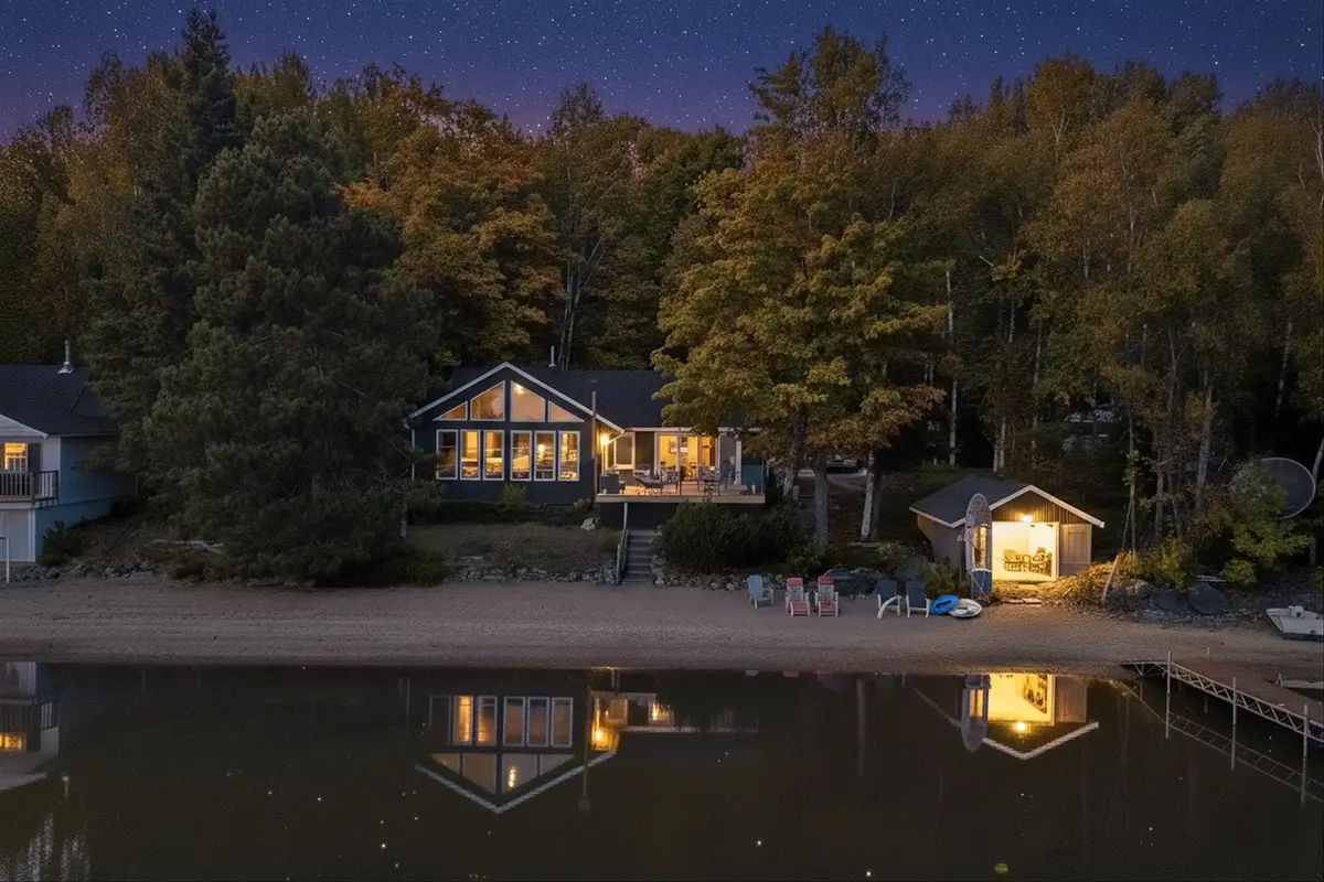 30 Tara CT, Hastings Highlands, ON K0L 2R0