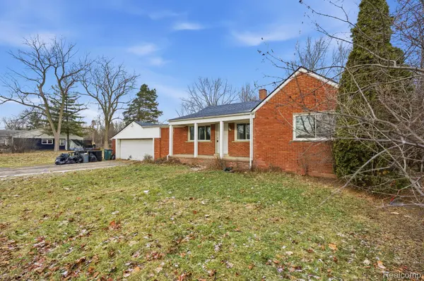 2907 Lovington DR, Troy, MI 48083