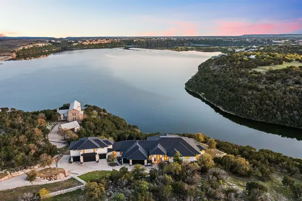 1390 Governors Cove Court, Graford, TX 76449