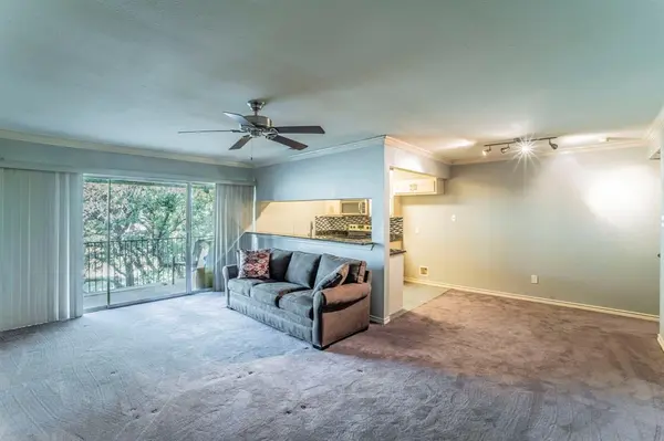 526 E Avenue J #C, Grand Prairie, TX 75050