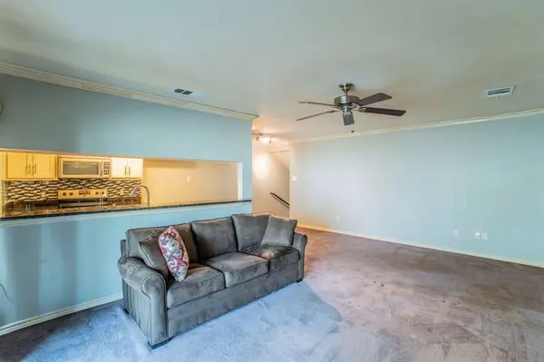 526 E Avenue J #C, Grand Prairie, TX 75050