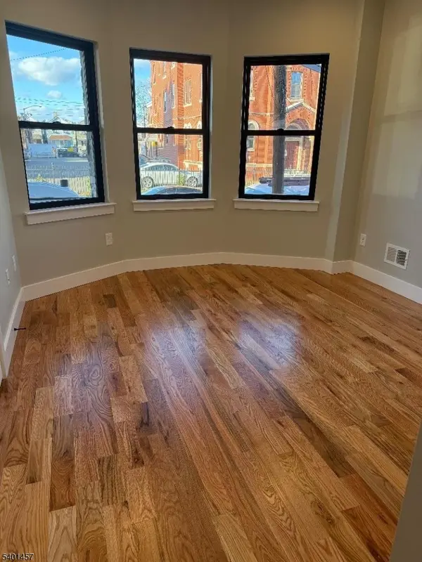 76 Barbara St #3rd, Newark City, NJ 07105