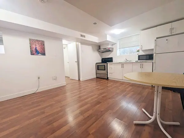 201 Burns ST W, Whitby, ON L1N 6G5