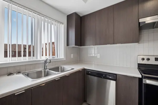 1525 Kingston RD #203, Pickering, ON L1V 0E9