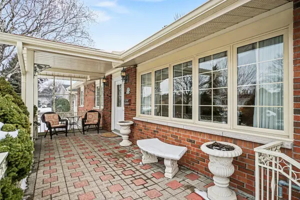 50 Higwood DR, Cityview - Parkwoods Hills - Rideau Shore, ON K2E 5L1