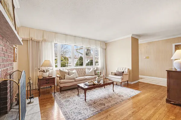 50 Higwood DR, Cityview - Parkwoods Hills - Rideau Shore, ON K2E 5L1