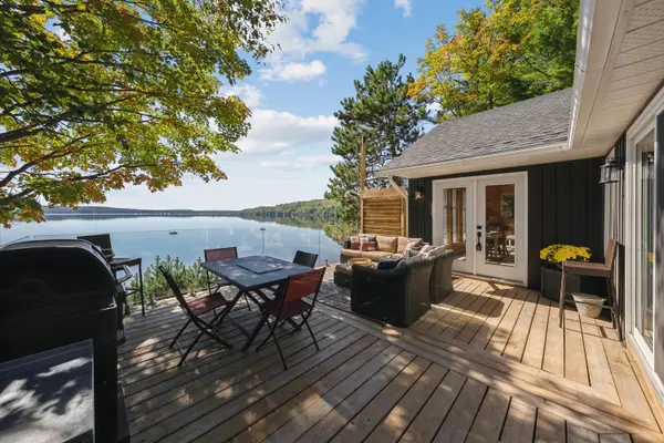 30 Tara CT, Hastings Highlands, ON K0L 2R0