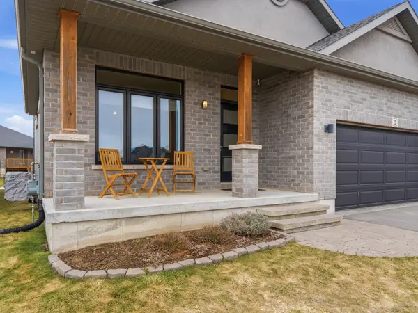 22 Kempton AVE, Belleville, ON K8N 0E9