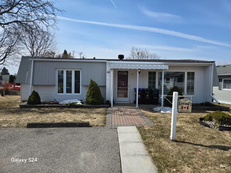 36 Weeping Willow DR, Innisfil, ON L9S 1P1