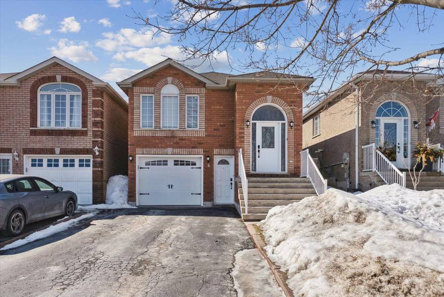 4 Smith ST, Bradford West Gwillimbury, ON L3Z 3C9