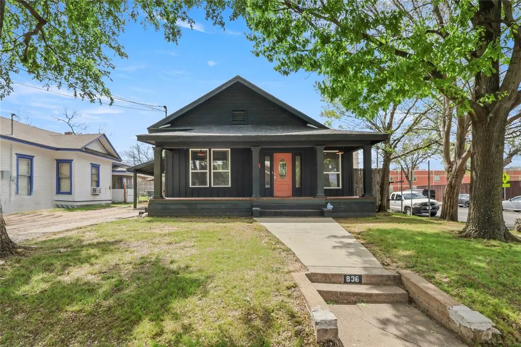 836 W 8th Street, Dallas, TX 75208