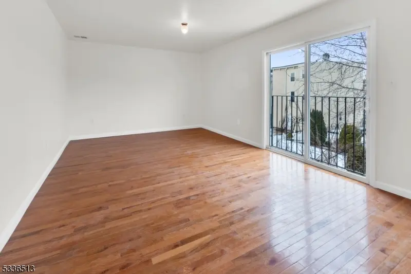 58 1St St #2, Newark City, NJ 07107