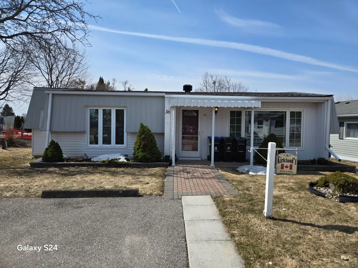 36 Weeping Willow DR, Innisfil, ON L9S 1P1