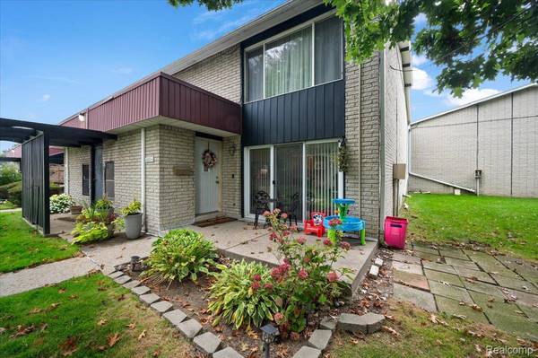 8323 Karam BLVD #4, Warren, MI 48093