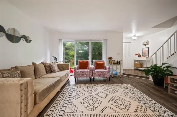 8323 Karam BLVD #4, Warren, MI 48093