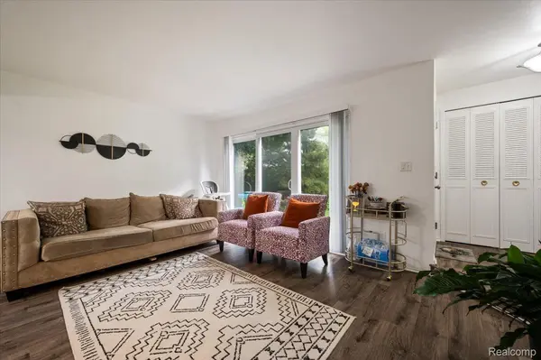 8323 Karam BLVD #4, Warren, MI 48093