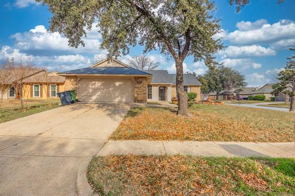 2423 Overbrook Drive, Arlington, TX 76014