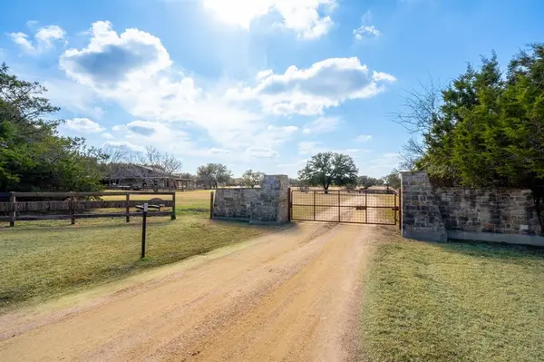 1904 Floyd Road, Weatherford, TX 76087