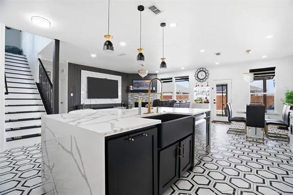 2337 Buelingo Lane, Fort Worth, TX 76131