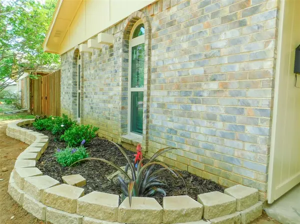 1108 Winterwood Drive, Lewisville, TX 75067