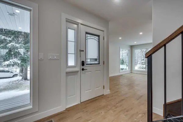 5302 42 AVE, Red Deer, AB T4N 3A4