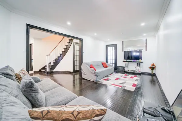 1648 Pepperwood Gate, Pickering, ON L1X 2K3